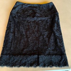 LYSSE' BLACK LACE SLIMMING SKIRT WITH LINING